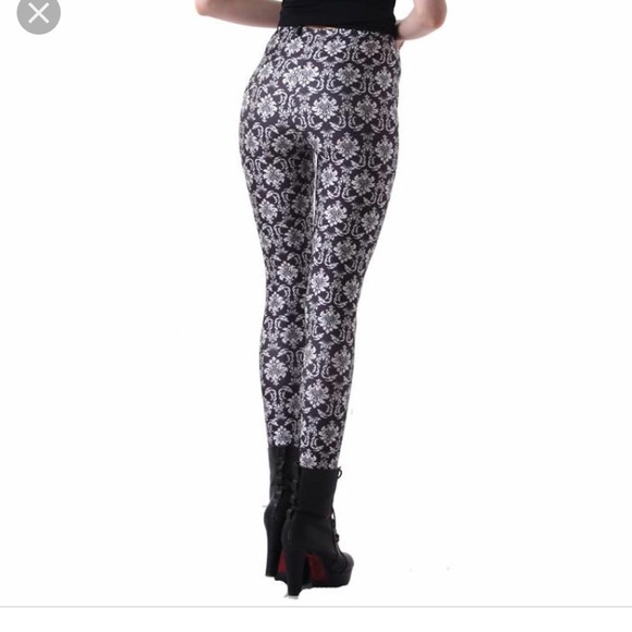 Damask Printed Leggings - Picture 2 of 5